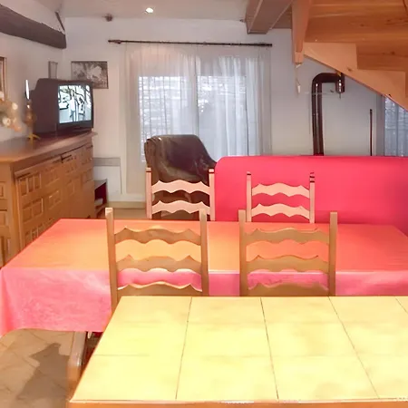 Maison Chaleureuse Pres Des Pistes De - Cheminee 度假居 *