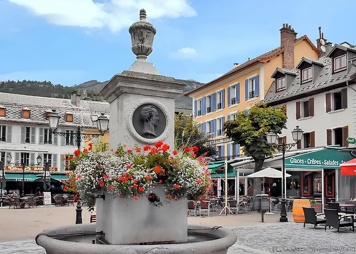 Maison Chaleureuse Pres Des Pistes De - Cheminee